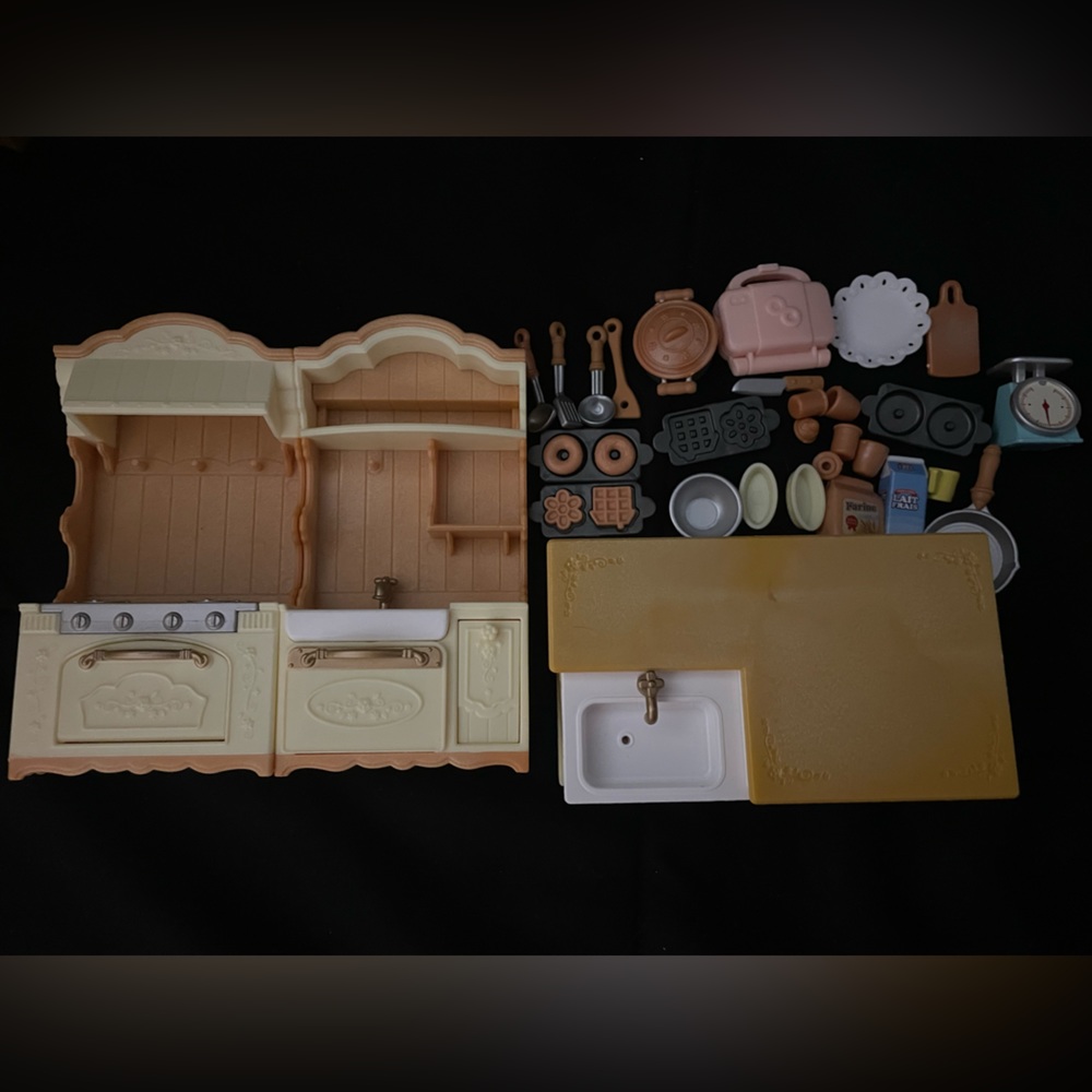 Calico critter/ sylvanian families kitchen set